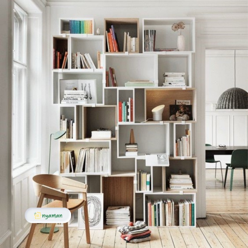 Desain perpustakaan mini di rumah (1/3), Pojok ruangan serba putih minimalis