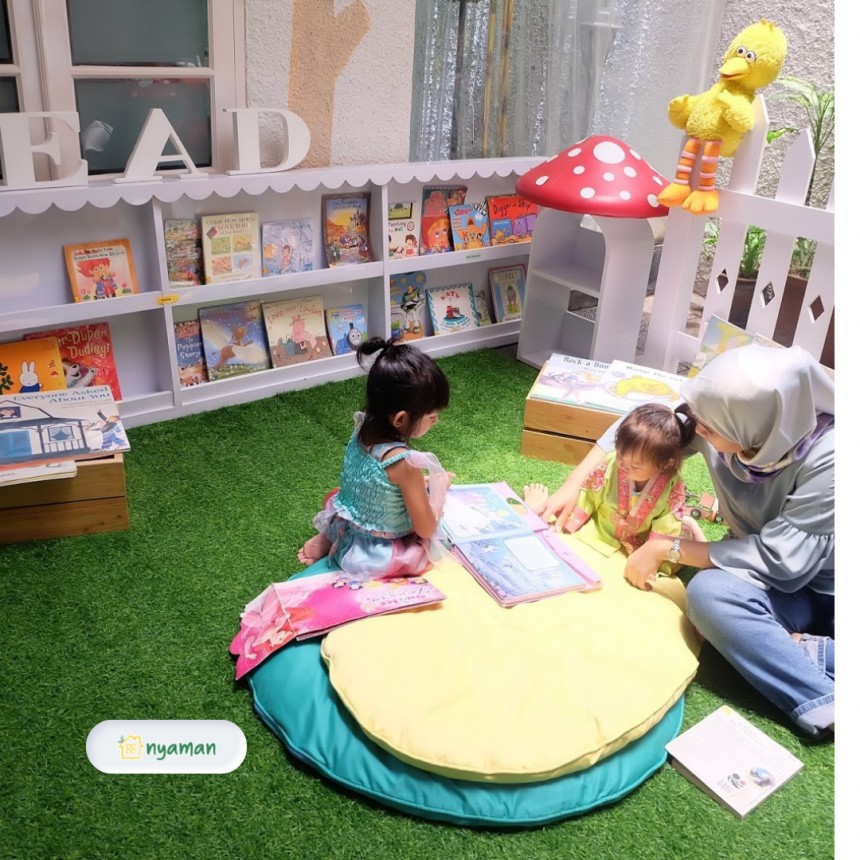 Luangkan waktu untuk membaca bersama anak