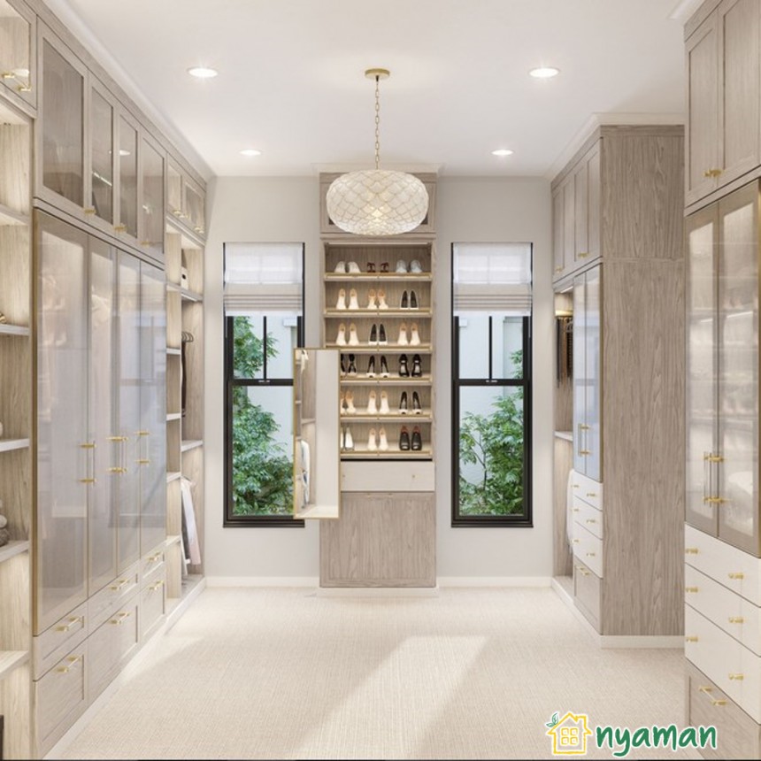 Manfaat walk in closet (1/2) Memberikan privasi, lebih banyak ruangan, dan terorganisir