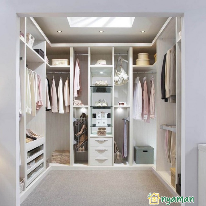 Manfaat walk in closet (2/2), Bagus untuk pakaian, efisiensi ruang, dan membuat nilai jual kembali yang tinggi